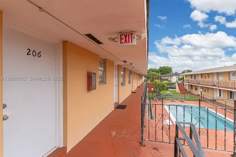 3800 SW 102nd Avenue Miami FL 33165
