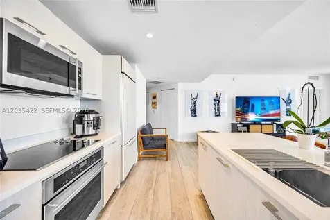 45 SW 9th Street Miami FL 33130