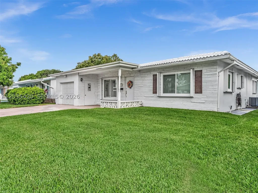8511 NW 59th Court Tamarac FL 33321