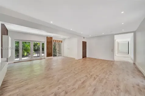 111 S Hibiscus Drive Miami Beach FL 33139