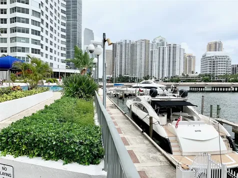 801 Brickell Bay Drive Miami FL 33131