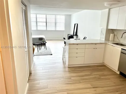 801 Brickell Bay Drive Miami FL 33131