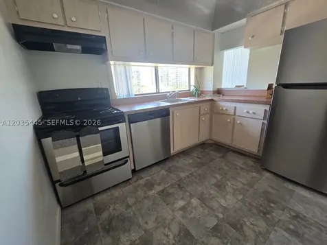 16909 N Bay Road Sunny Isles Beach FL 33160