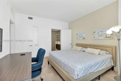 68 SE 6th Street Miami FL 33131