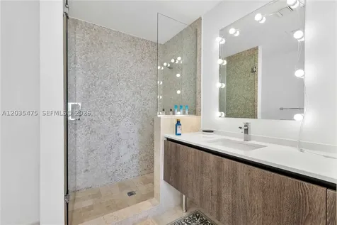 68 SE 6th Street Miami FL 33131
