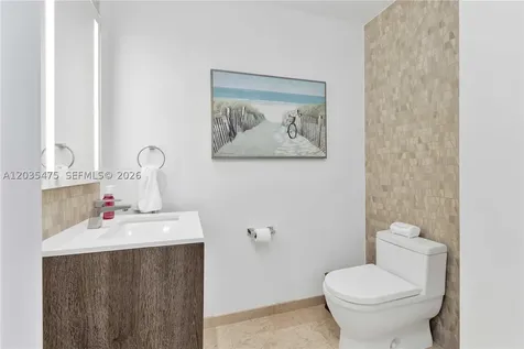 68 SE 6th Street Miami FL 33131