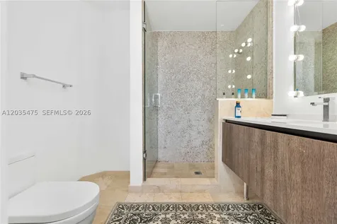 68 SE 6th Street Miami FL 33131