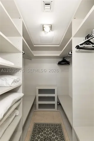 68 SE 6th Street Miami FL 33131