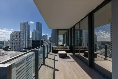68 SE 6th Street Miami FL 33131