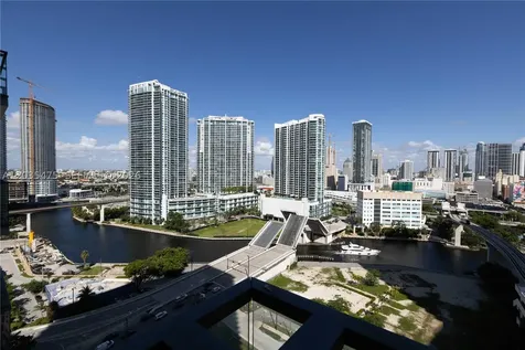 68 SE 6th Street Miami FL 33131