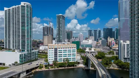 68 SE 6th Street Miami FL 33131