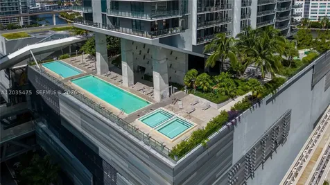 68 SE 6th Street Miami FL 33131
