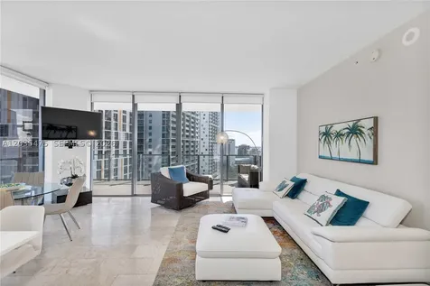 68 SE 6th Street Miami FL 33131