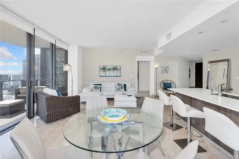 68 SE 6th Street Miami FL 33131