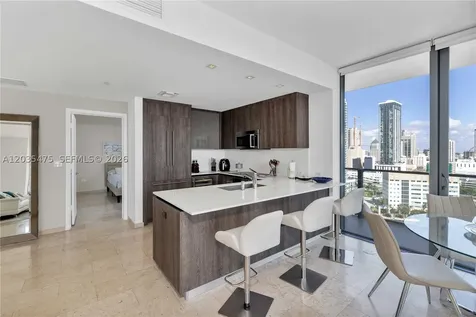 68 SE 6th Street Miami FL 33131