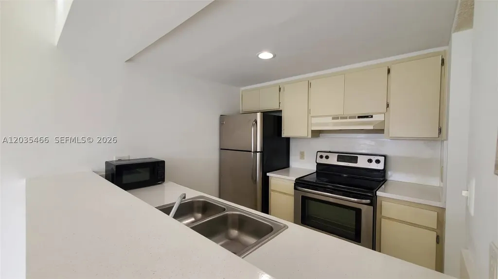 8160 Geneva Court Doral FL 33166