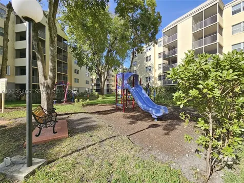 8160 Geneva Court Doral FL 33166