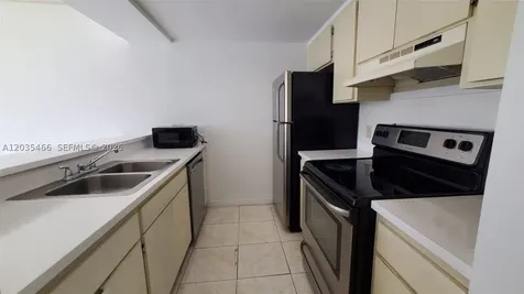 8160 Geneva Court Doral FL 33166