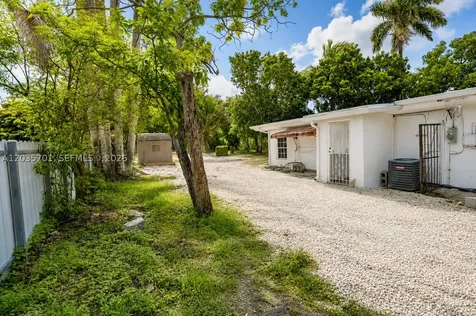 10945 NW 19th Avenue Miami FL 33167