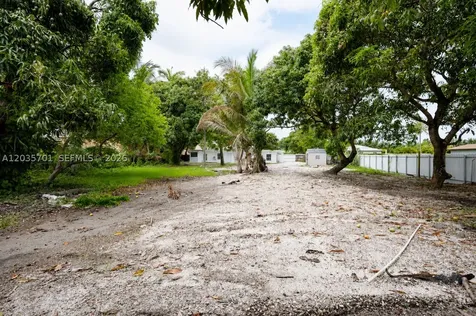 10945 NW 19th Avenue Miami FL 33167
