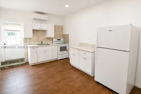 10945 NW 19th Avenue Miami FL 33167