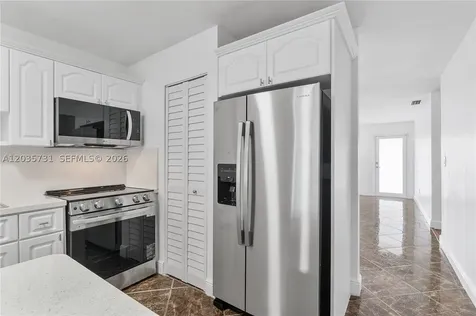 11432 NW 87th Place Hialeah Gardens FL 33018
