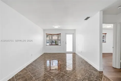 11432 NW 87th Place Hialeah Gardens FL 33018
