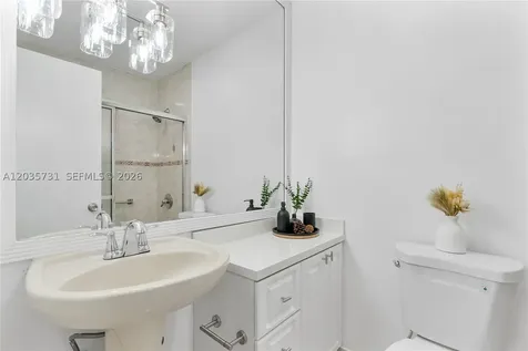 11432 NW 87th Place Hialeah Gardens FL 33018