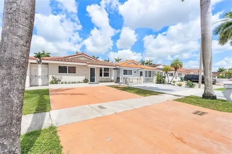 11432 NW 87th Place Hialeah Gardens FL 33018