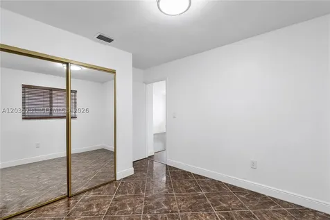 11432 NW 87th Place Hialeah Gardens FL 33018