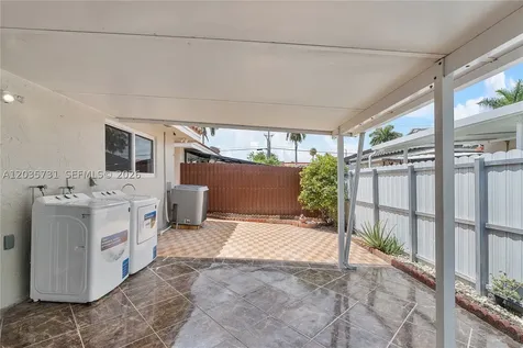 11432 NW 87th Place Hialeah Gardens FL 33018