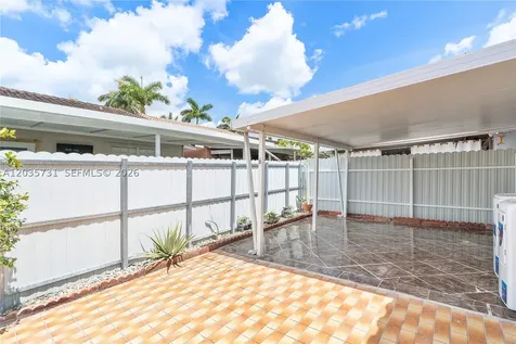 11432 NW 87th Place Hialeah Gardens FL 33018