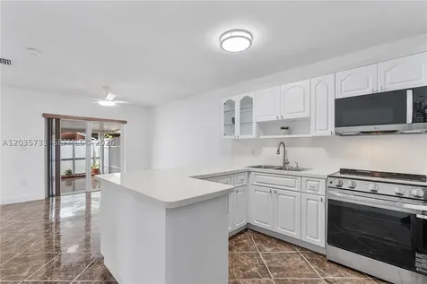 11432 NW 87th Place Hialeah Gardens FL 33018