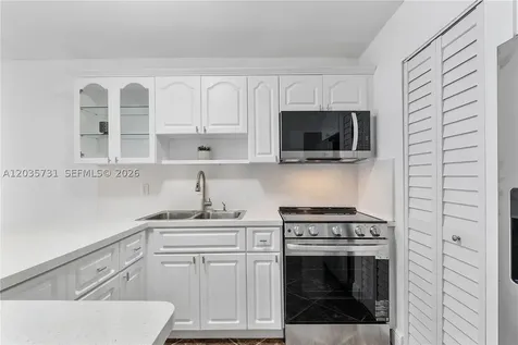 11432 NW 87th Place Hialeah Gardens FL 33018