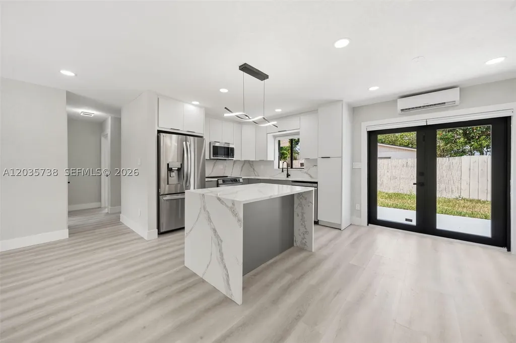 1944 NE 2nd Avenue Pompano Beach FL 33060