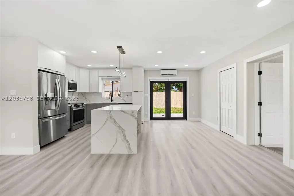 1944 NE 2nd Avenue Pompano Beach FL 33060