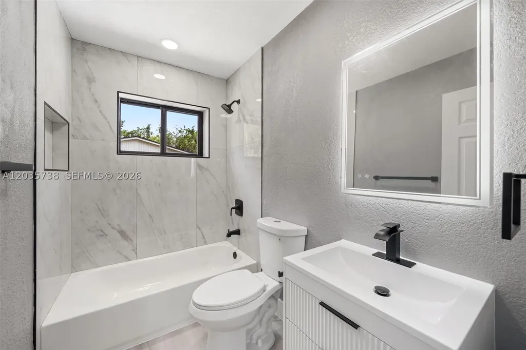 1944 NE 2nd Avenue Pompano Beach FL 33060
