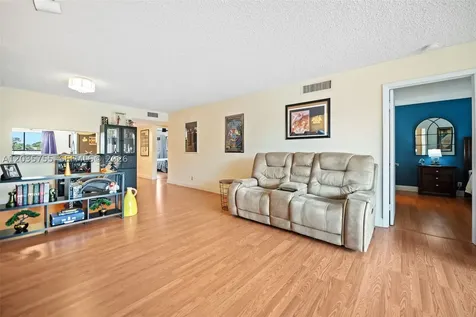 5598 Witney Drive Delray Beach FL 33484