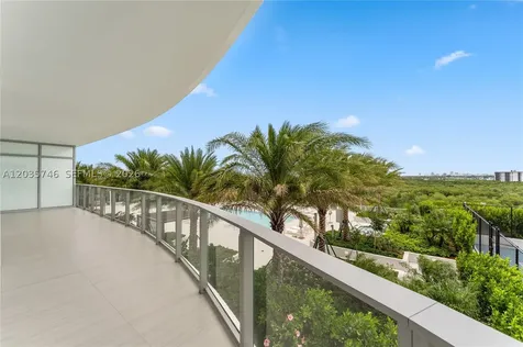 2411 Laguna Circle North Miami FL 33181