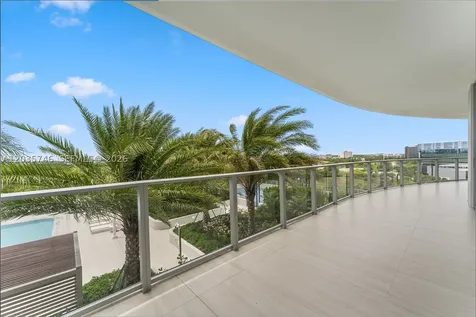 2411 Laguna Circle North Miami FL 33181