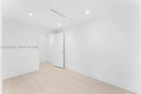 2411 Laguna Circle North Miami FL 33181