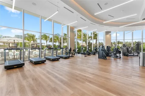 2411 Laguna Circle North Miami FL 33181