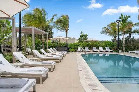 2411 Laguna Circle North Miami FL 33181