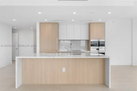 2411 Laguna Circle North Miami FL 33181