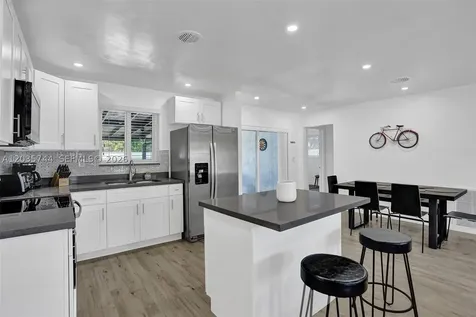 310 NE 162nd Street Miami FL 33162