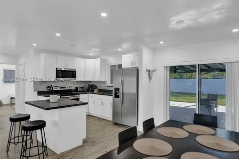310 NE 162nd Street Miami FL 33162