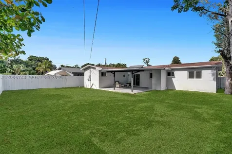 310 NE 162nd Street Miami FL 33162