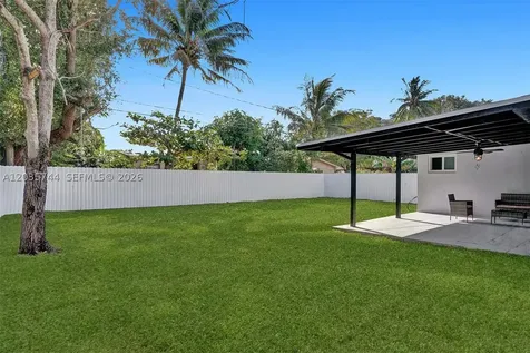310 NE 162nd Street Miami FL 33162