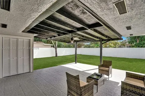 310 NE 162nd Street Miami FL 33162