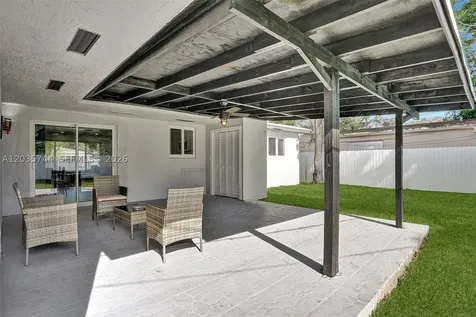 310 NE 162nd Street Miami FL 33162